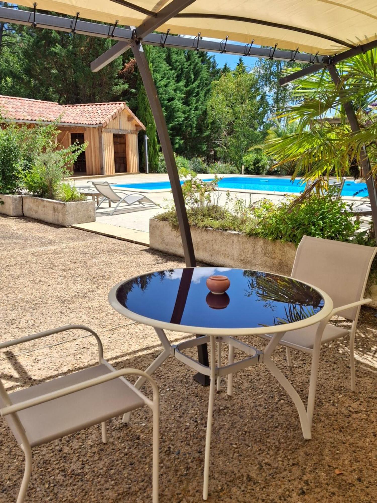 Aux Blanches Pierres Apartment Fumel Luaran gambar